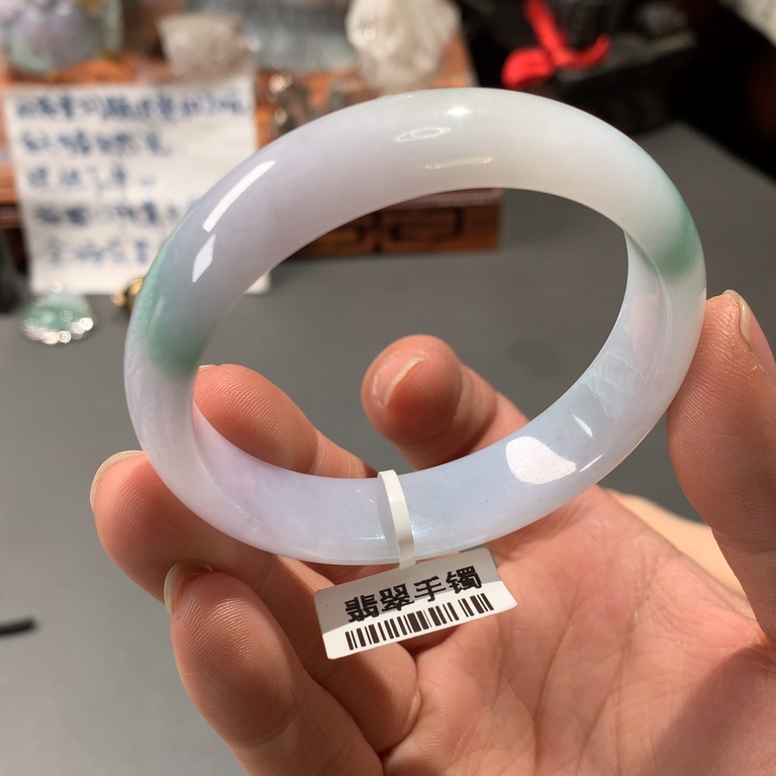 翡翠手镯未镶嵌55圈口
