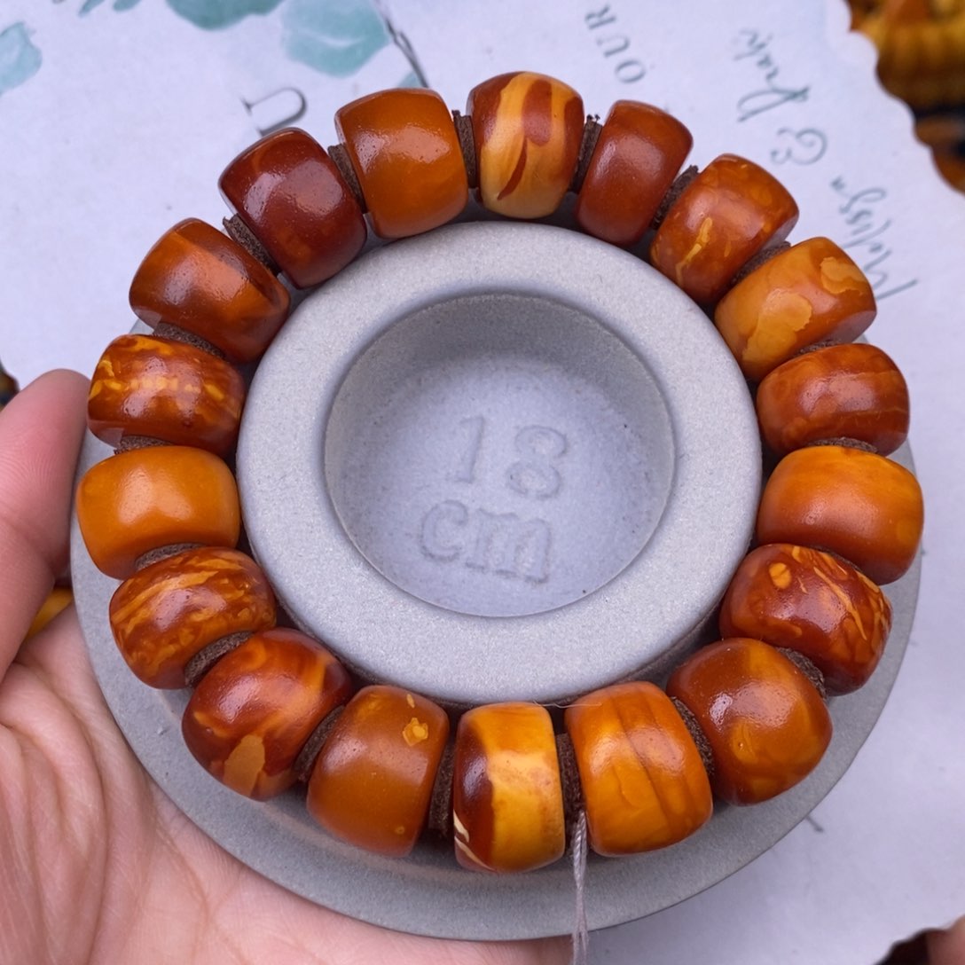 蜜蜡裸石未镶嵌蜜蜡