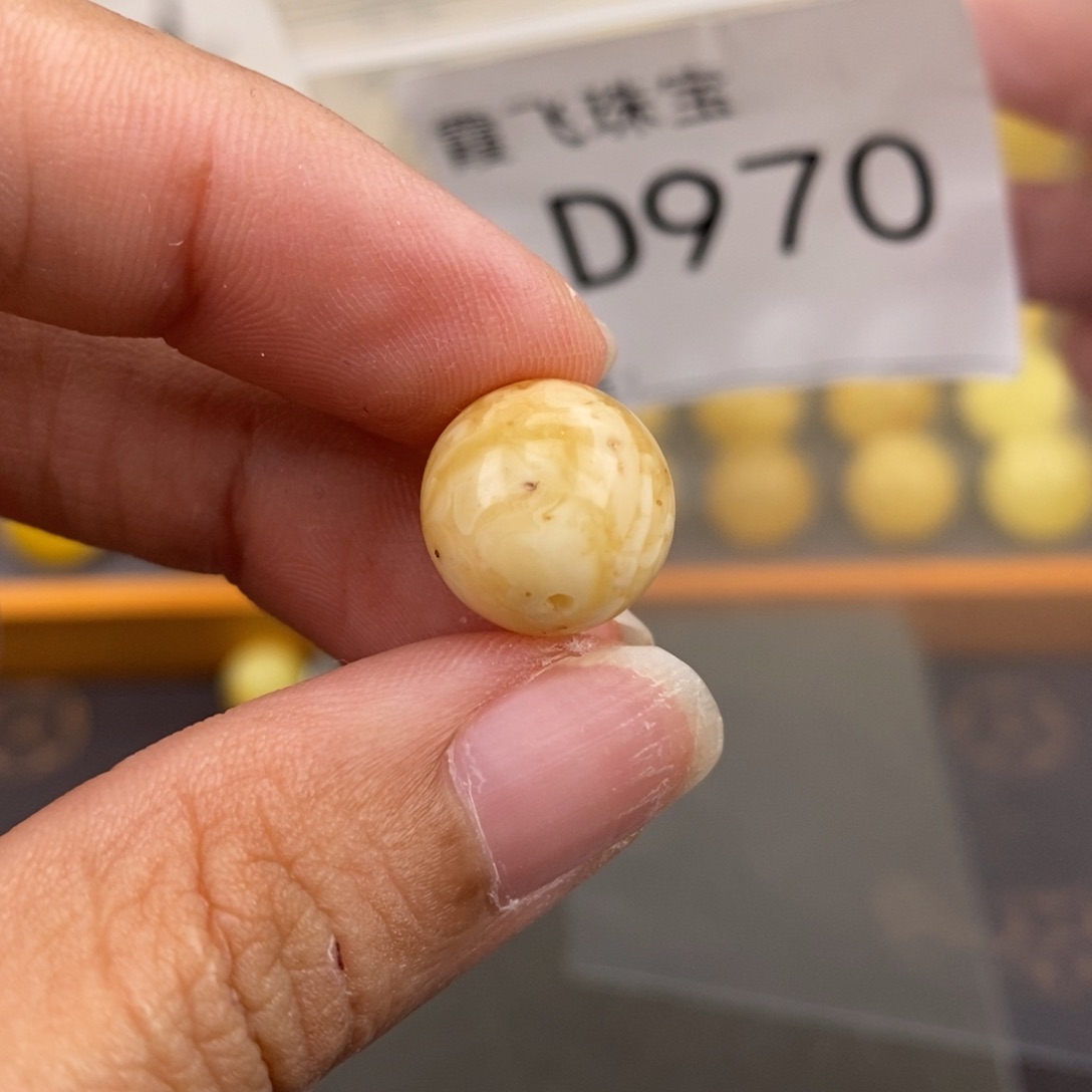 琥珀未镶嵌珠宝奇石13