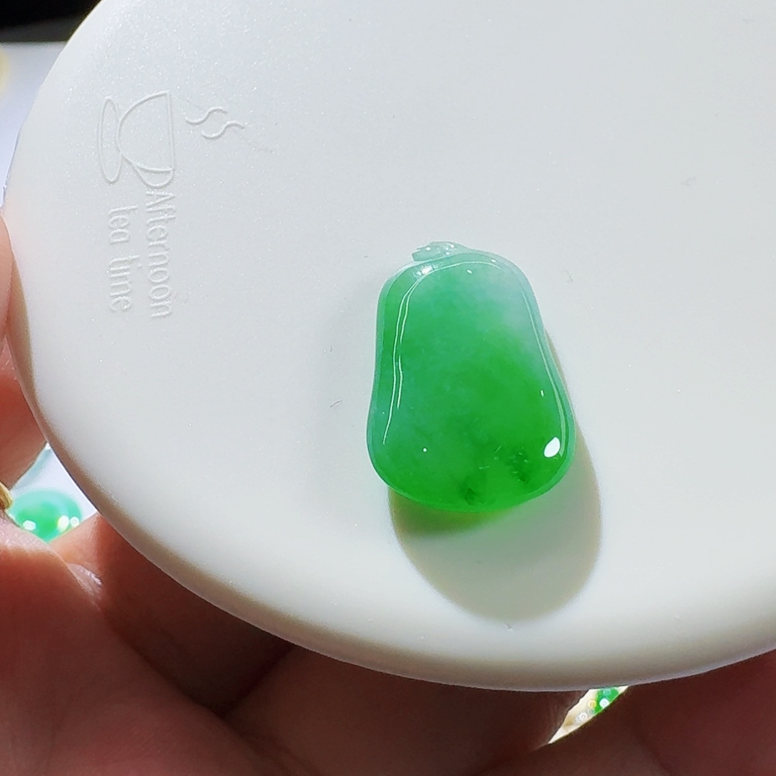 翡翠颈饰未镶嵌裸石