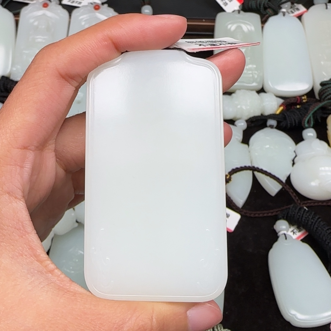 灵***儿和田玉未镶嵌挂件