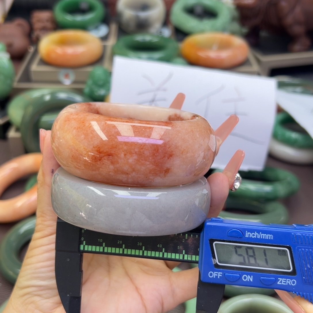 未镶嵌手镯石英岩玉