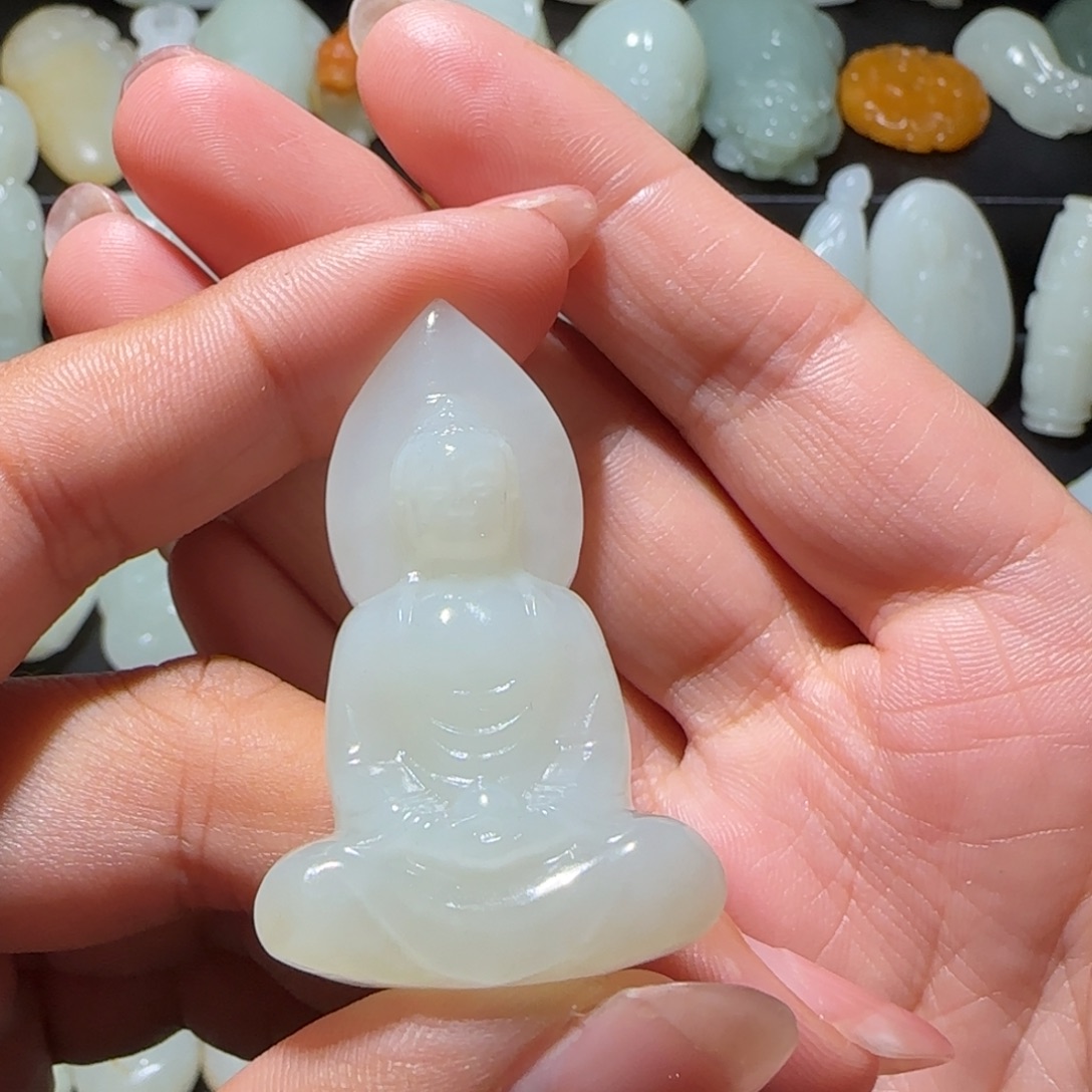 随***9和田玉未镶嵌颈饰