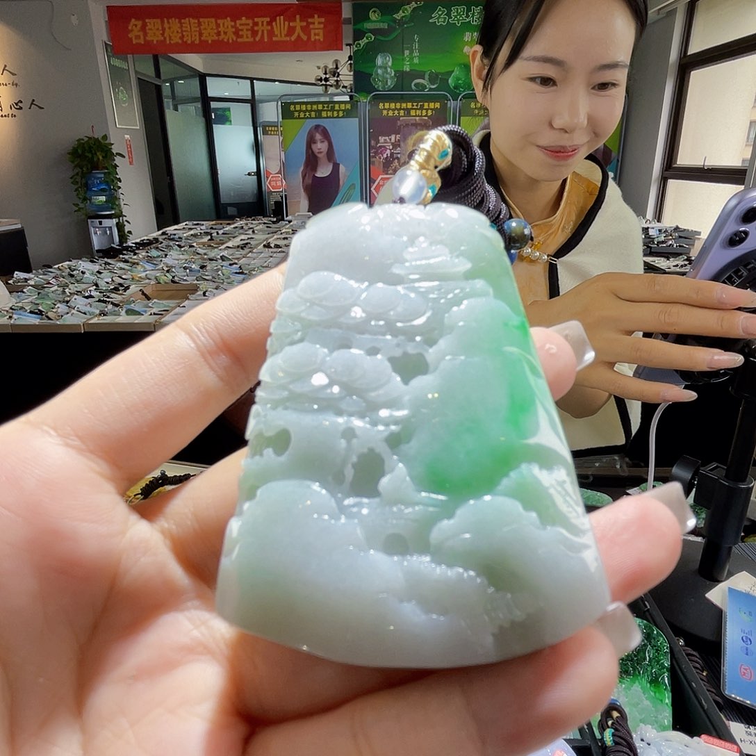 颈饰未镶嵌翡翠一