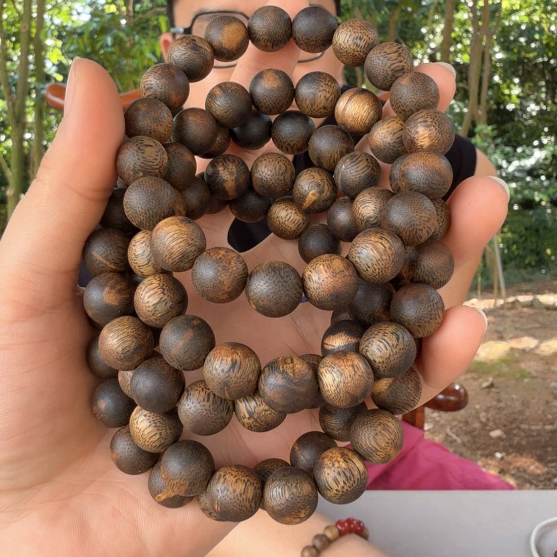 沉香碎屑沉香红骨凹身圆珠单圈1.1*13 多样性发一