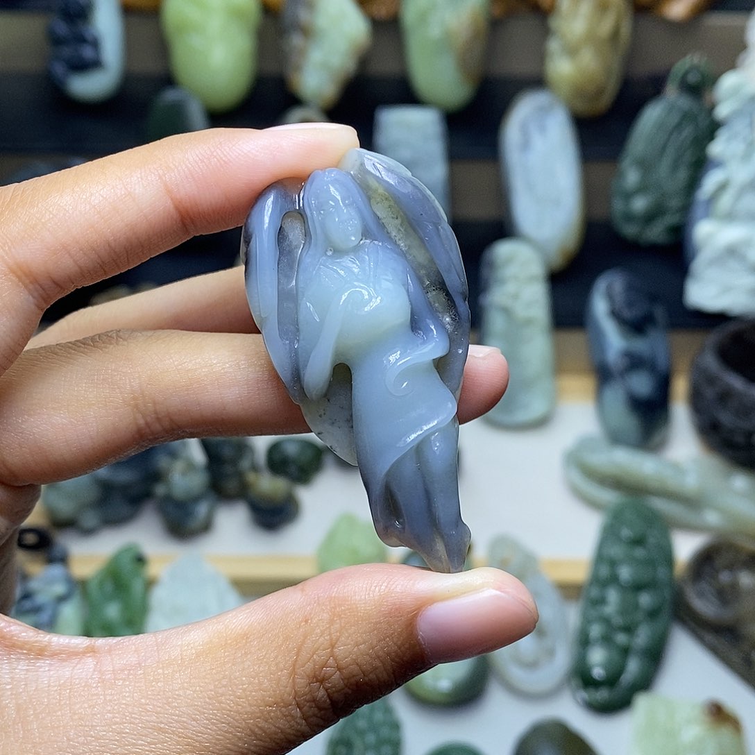 颈饰未镶嵌和田玉颜*