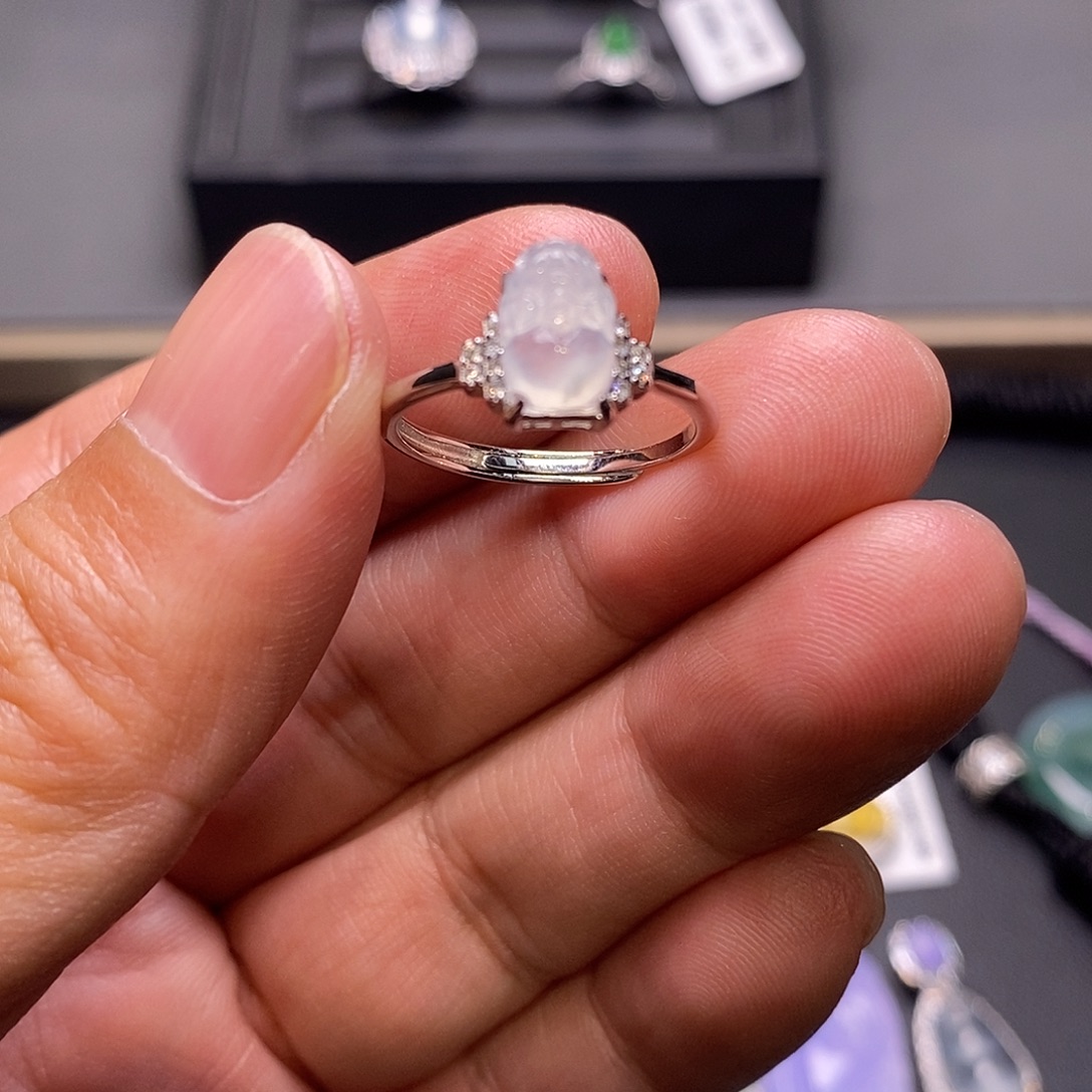 翡翠银S925镶嵌戒指貔貅戒指