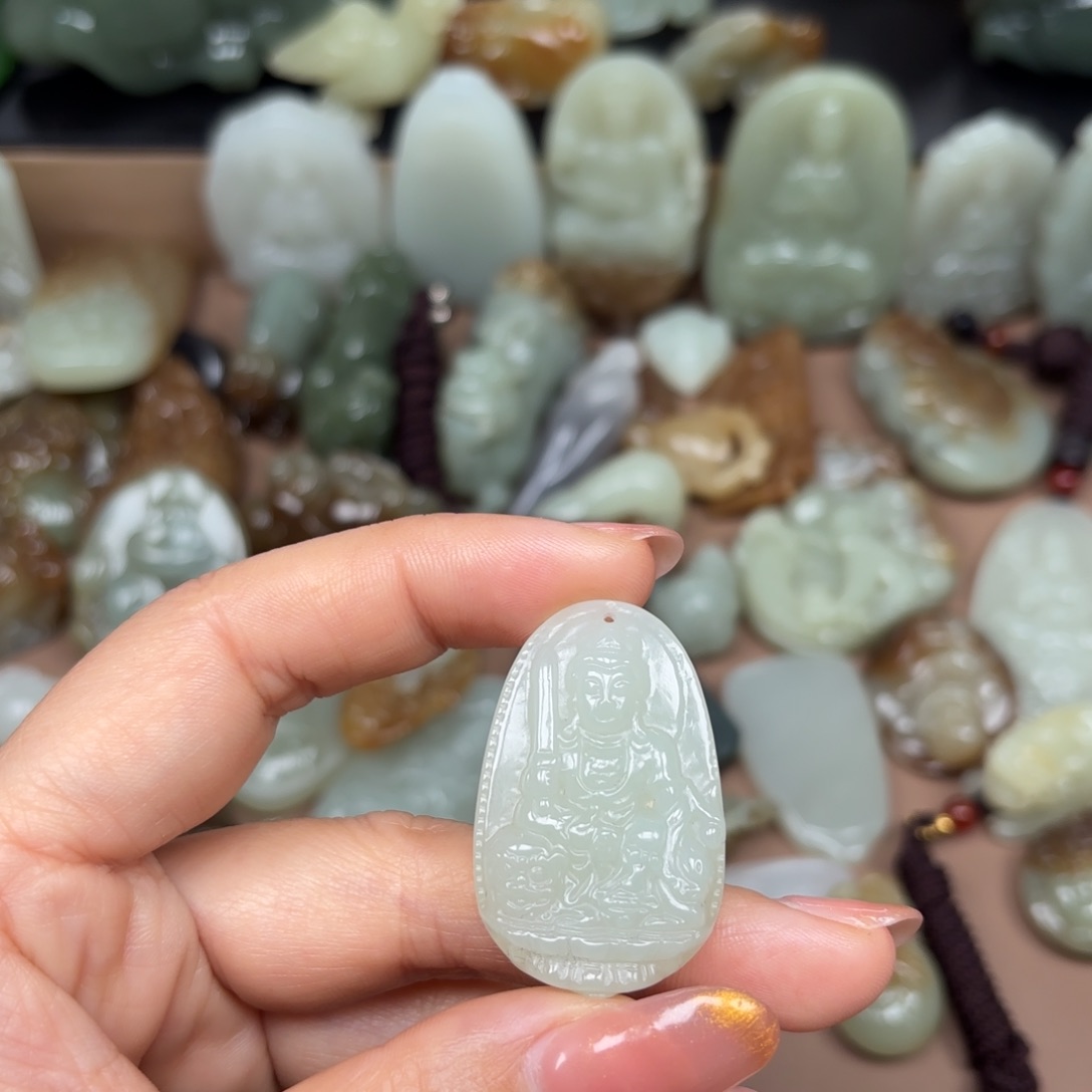 和田玉颈饰未镶嵌