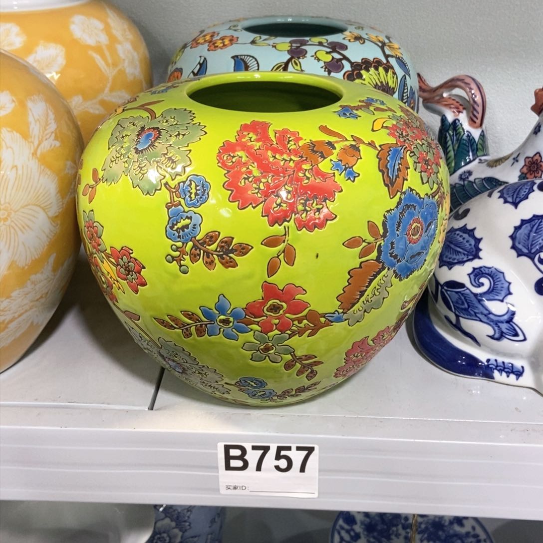 摆件花瓶手绘釉下彩