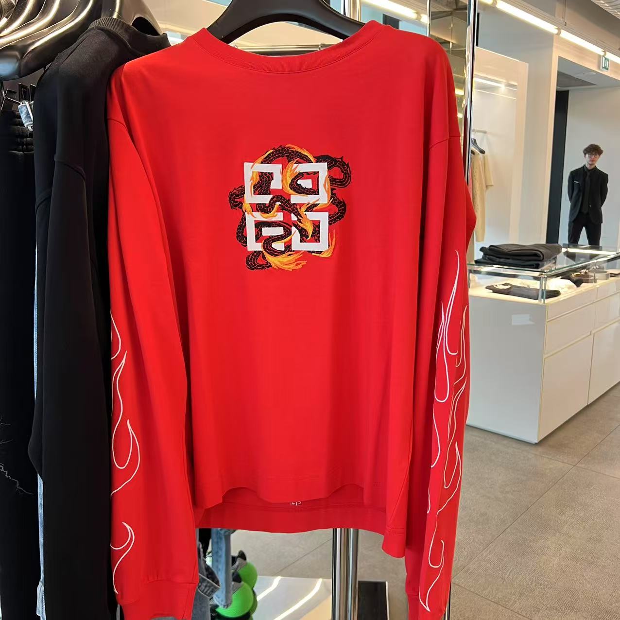 全新未使用 Givenchy/纪梵希 /七七/卫衣