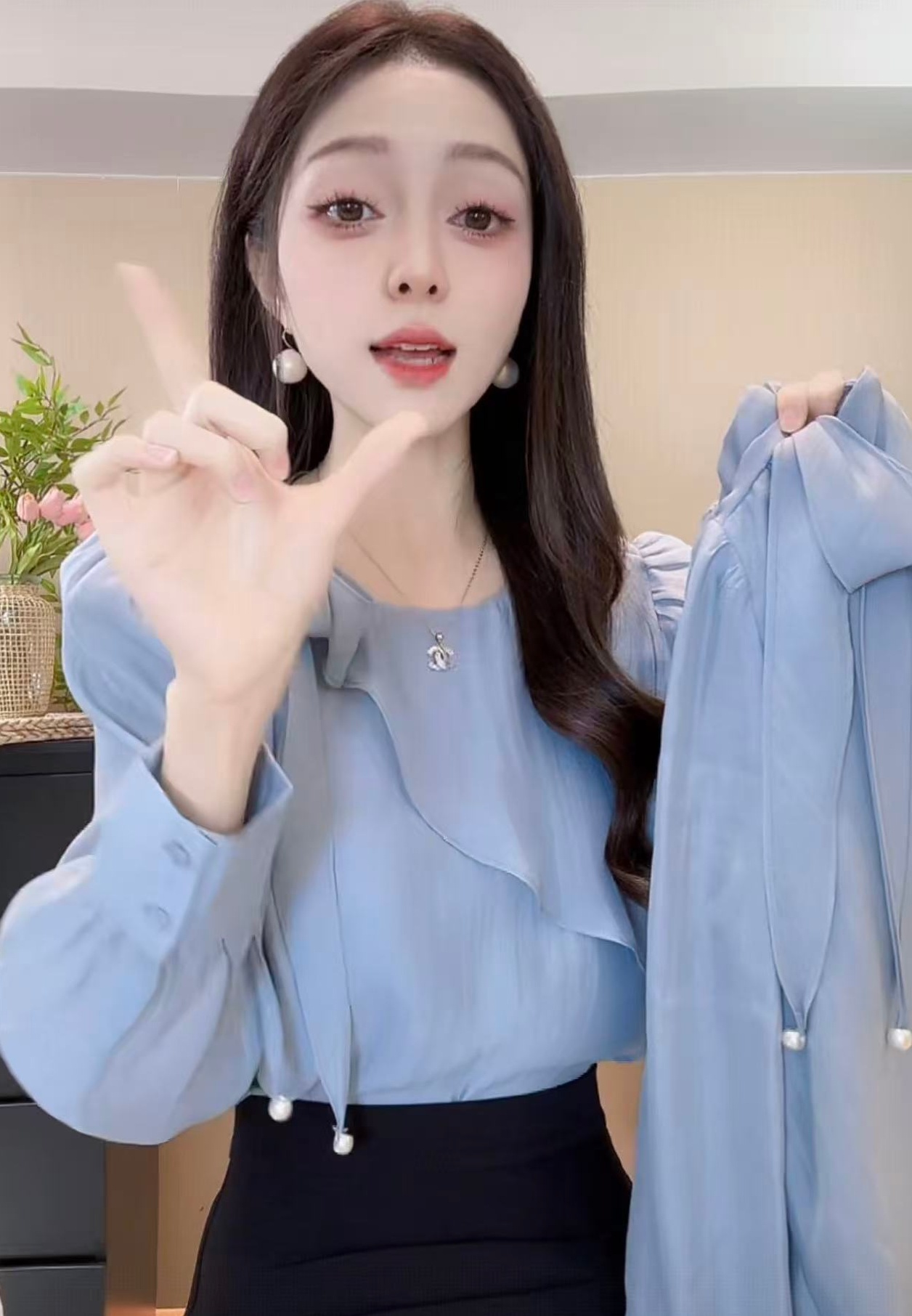 2025秋季新款法式飘带蝴蝶结长袖衬衫女士高级感轻奢垂感衬衣