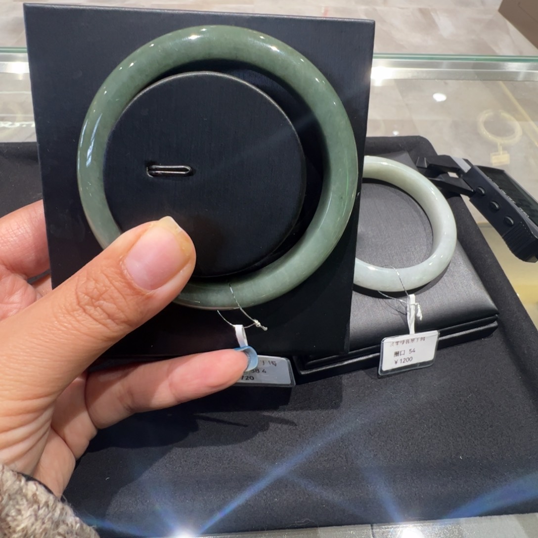 翡翠手镯（圆镯）未镶嵌