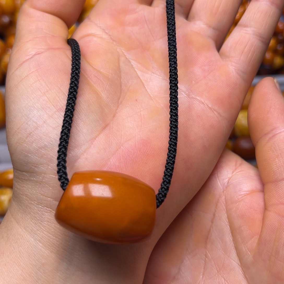 琥珀未镶嵌吊坠(不含链)