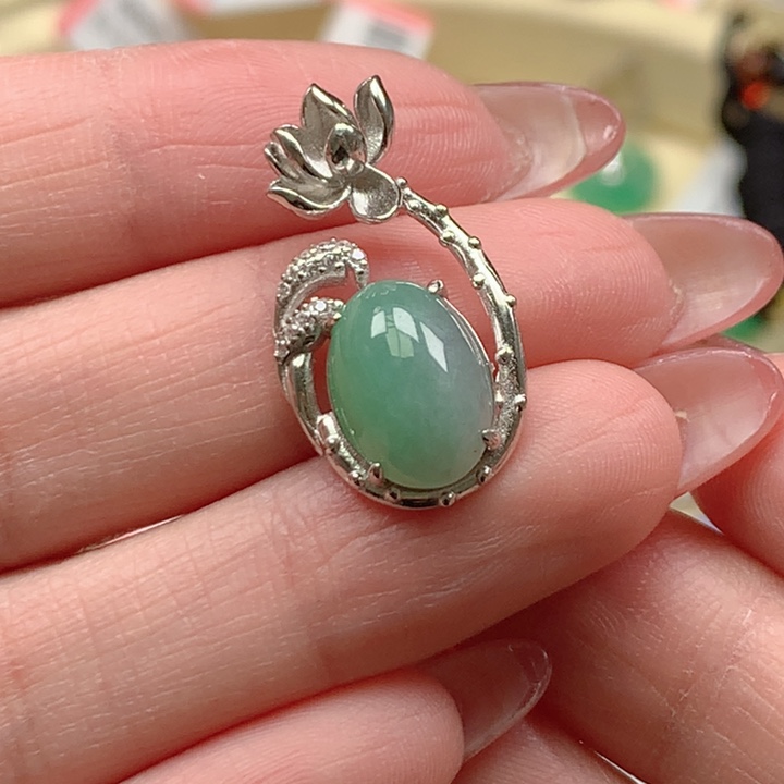 翡翠颈饰银S925镶嵌吊坠