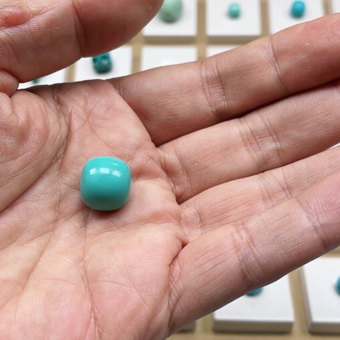 绿松石珠宝奇石未镶嵌命****?