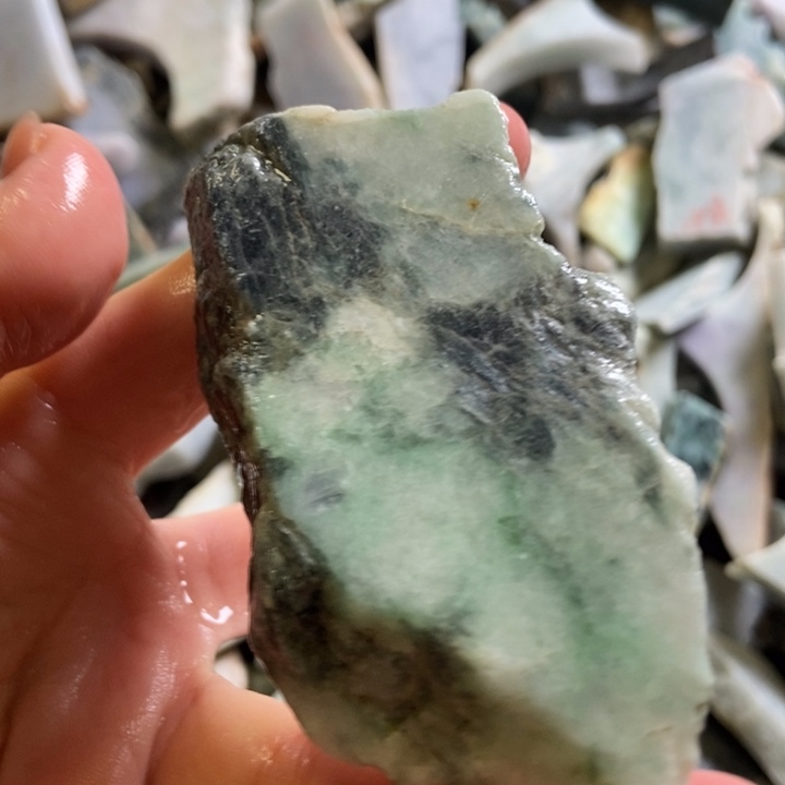 翡翠颈饰未镶嵌天然翡翠