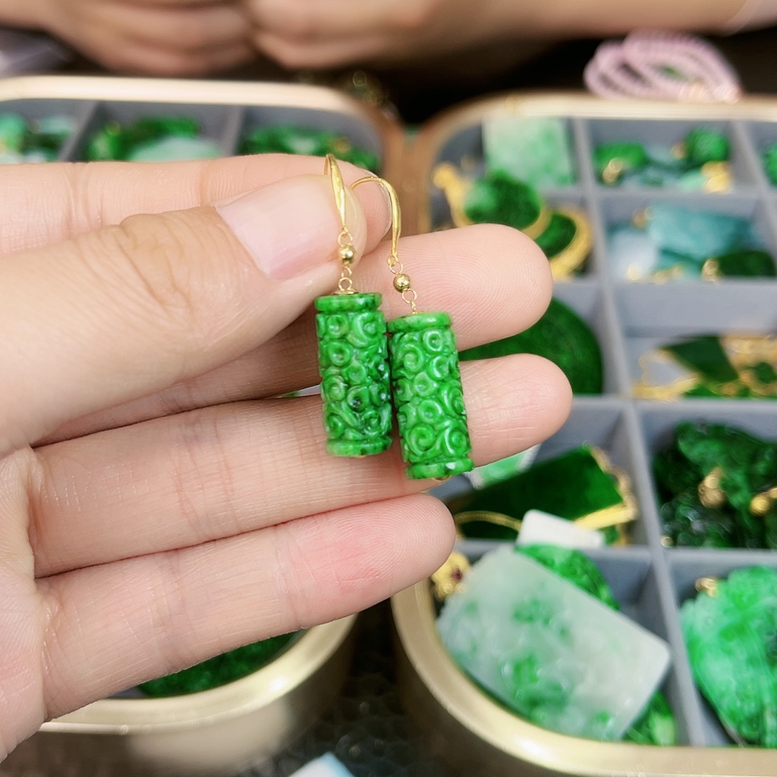翡翠耳饰18K金镶嵌耳饰
