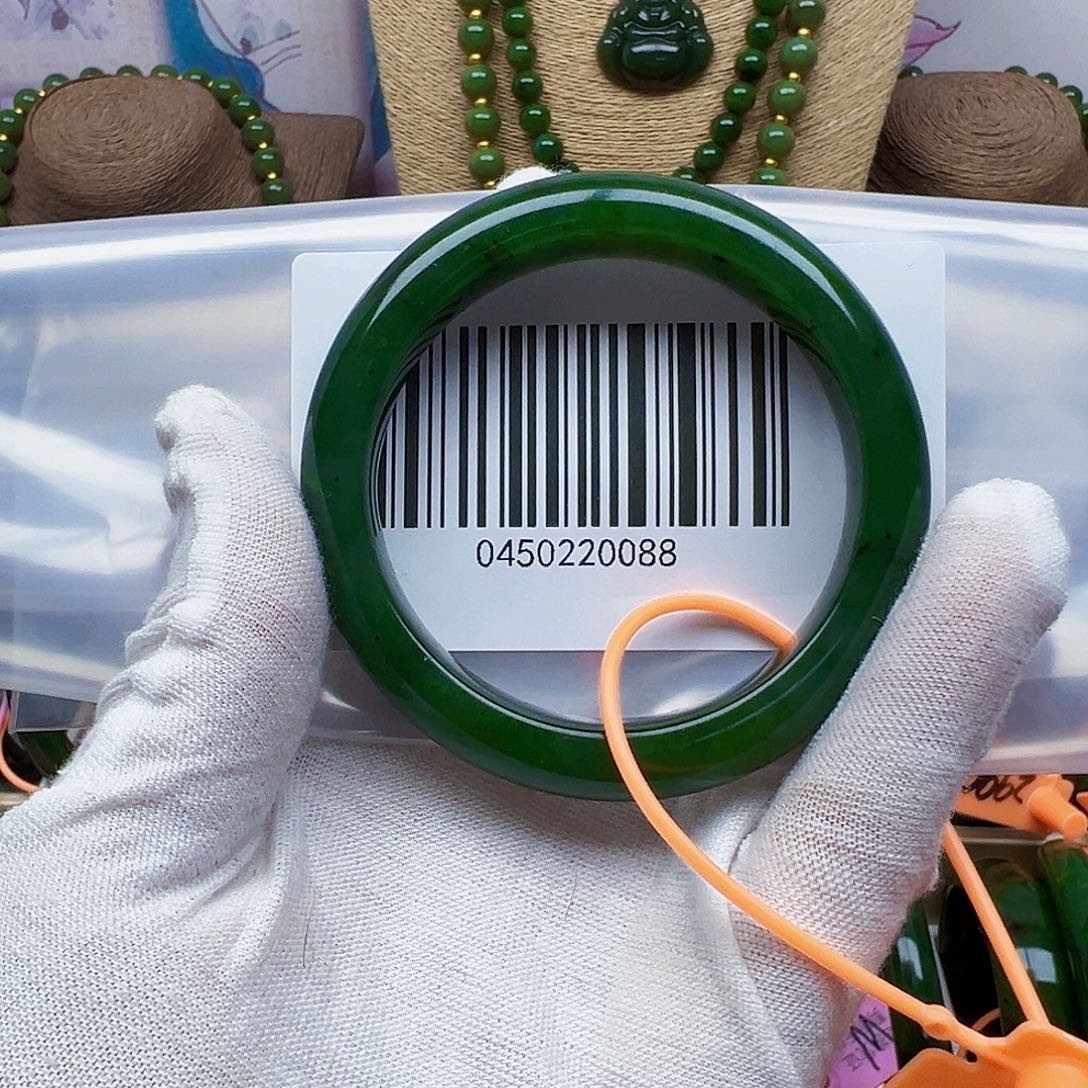 *****和田玉未镶嵌手镯