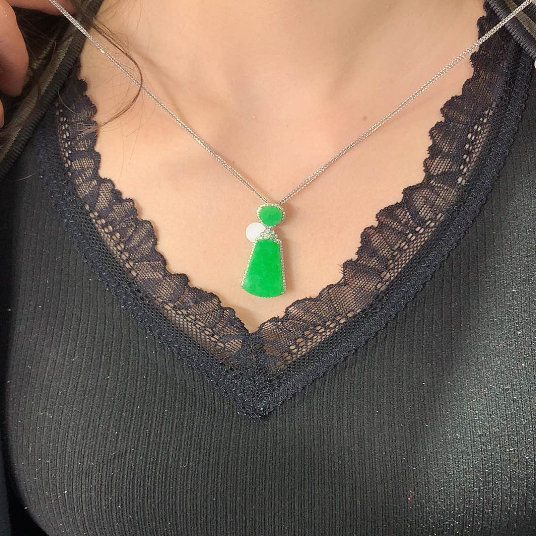 翡翠吊坠(赠链)18K金镶嵌