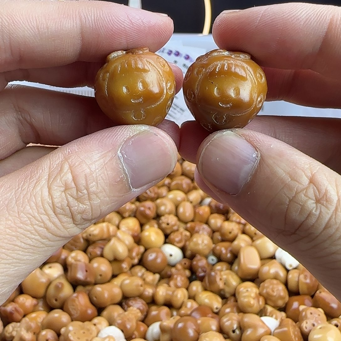 菩提根/象牙果吊坠瑕疵风化草莓多妹5颗