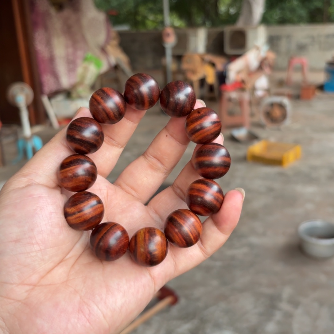 闲***着黄花梨/降香黄檀2.0素抛