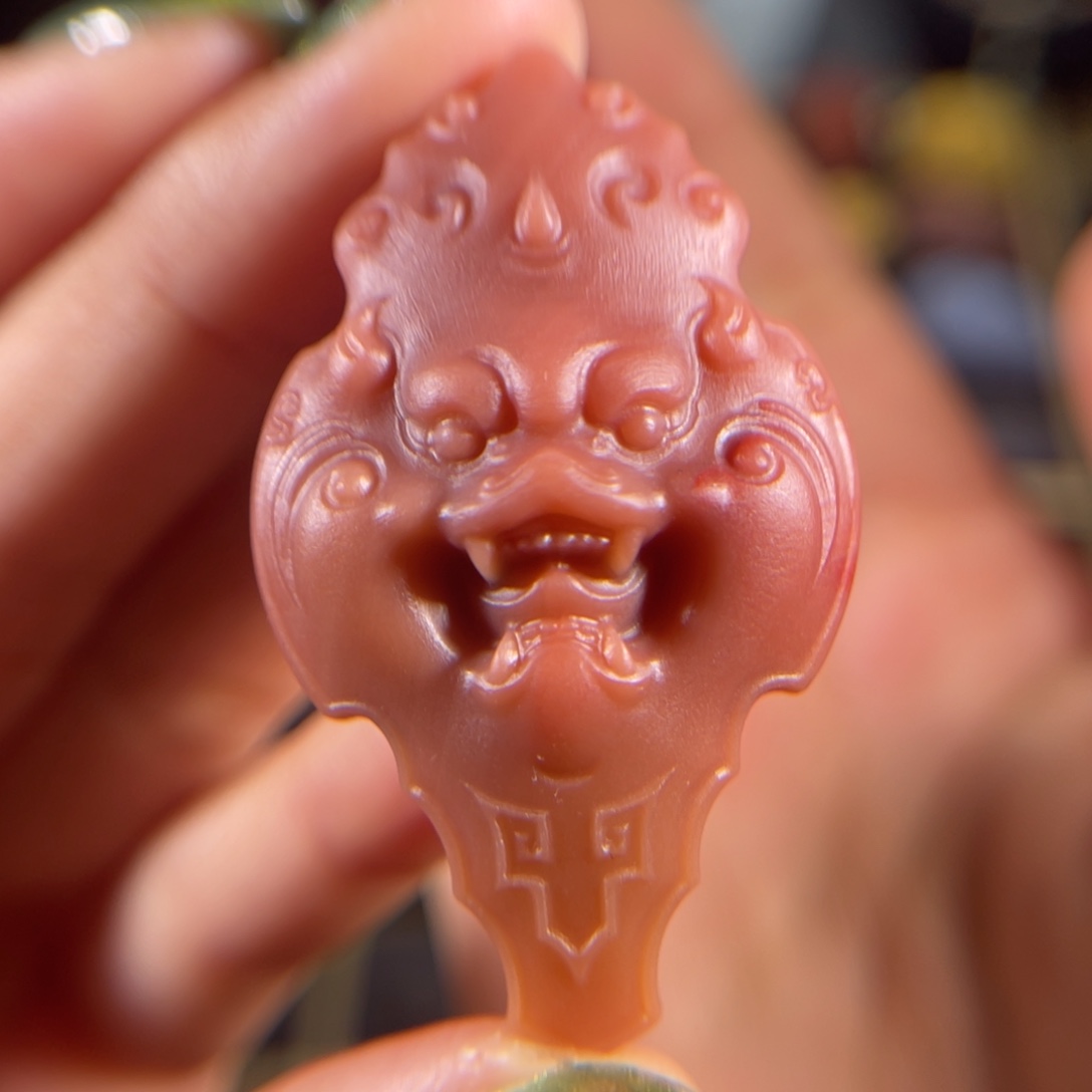 玛瑙/玉髓盐源 守护兽面 吊坠未镶嵌