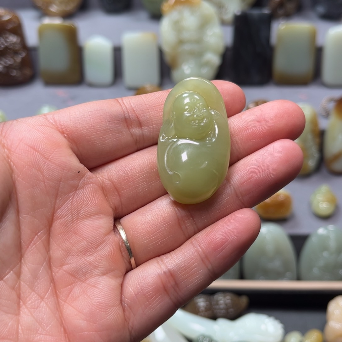 和田玉颈饰未镶嵌