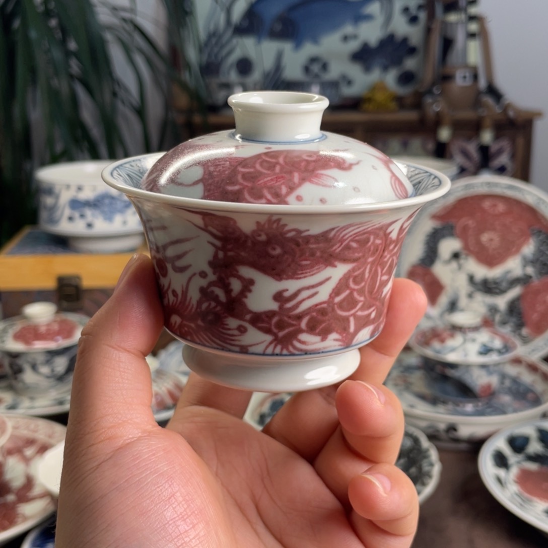 青花釉里红鱼化龙盖碗
