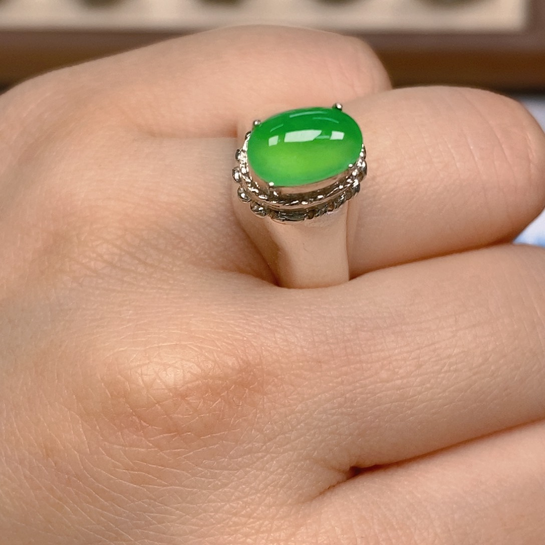 翡翠戒指未镶嵌翡翠