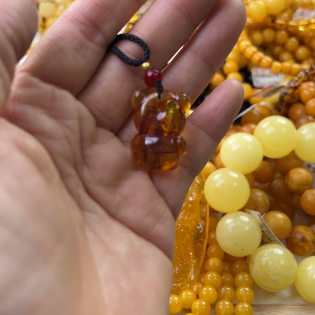 琥珀珠宝奇石未镶嵌