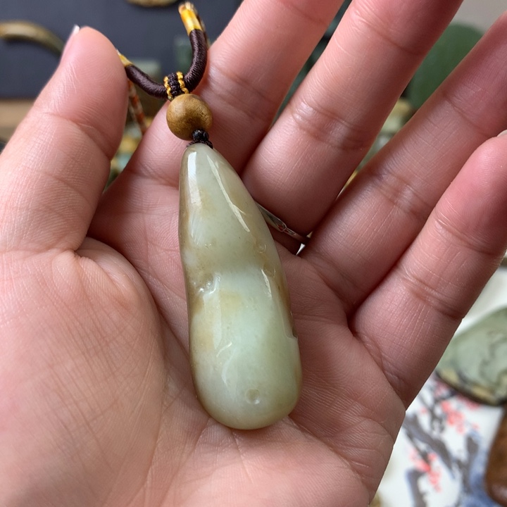 透闪石质玉未镶嵌挂件