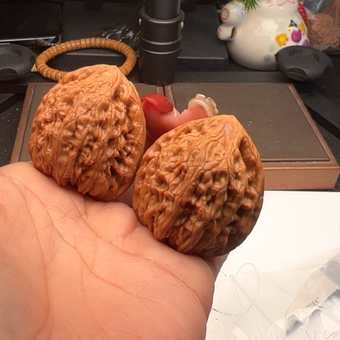 文玩核桃吊坠滢虎头王39