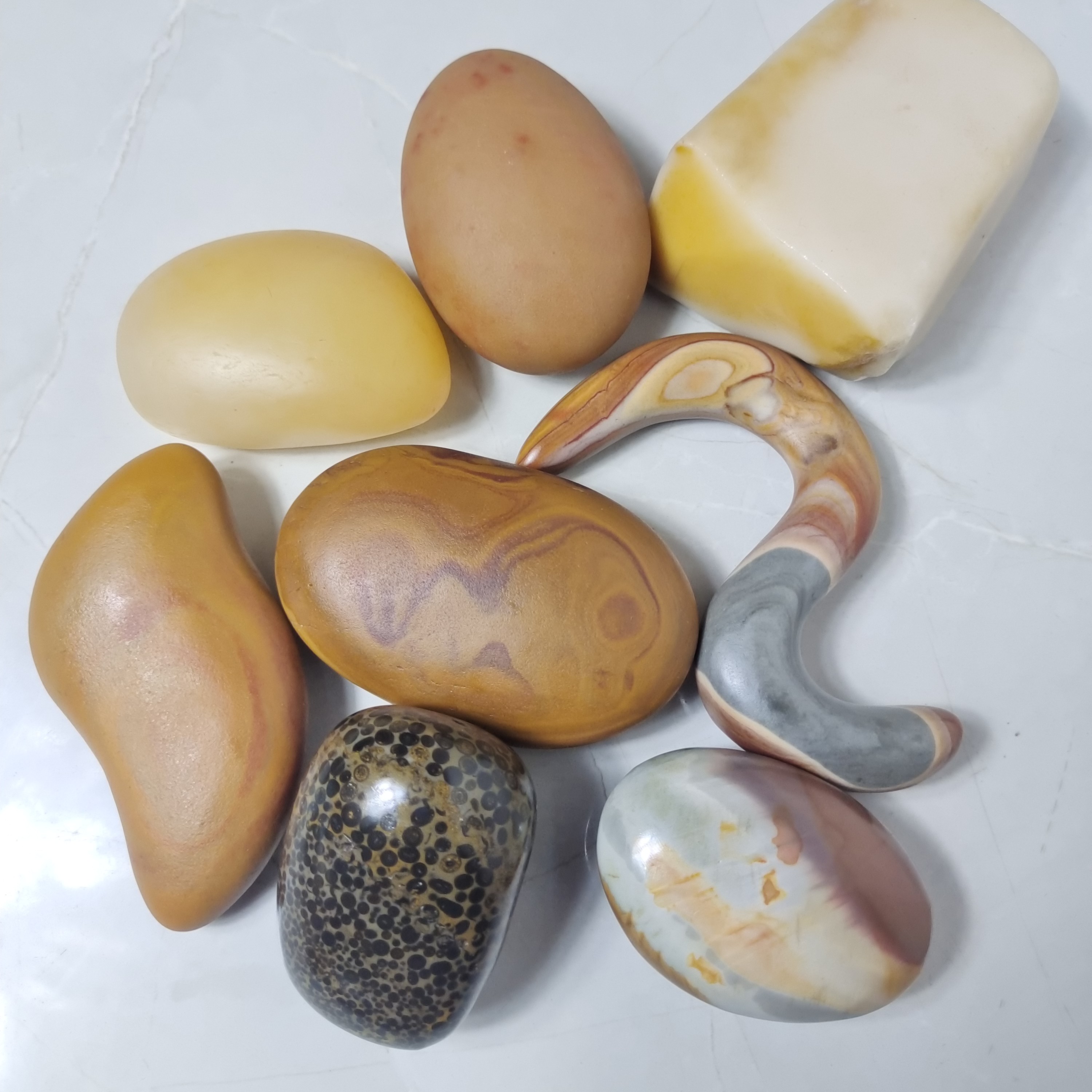 黄蜡石沙石观赏石石，晒台，鱼缸造景石，园林绿化石，直播间一物一拍