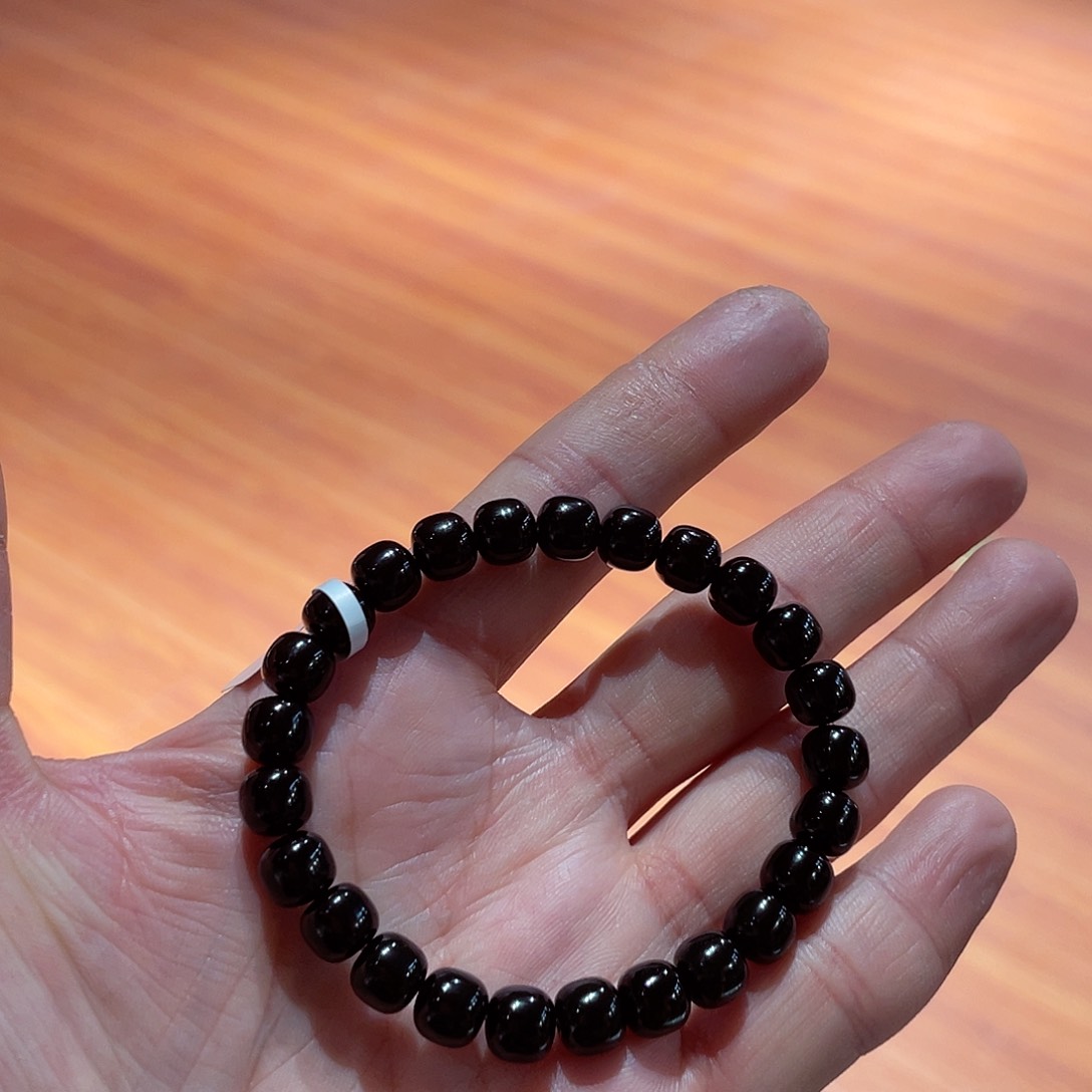 和田玉手串未镶嵌7.8老型