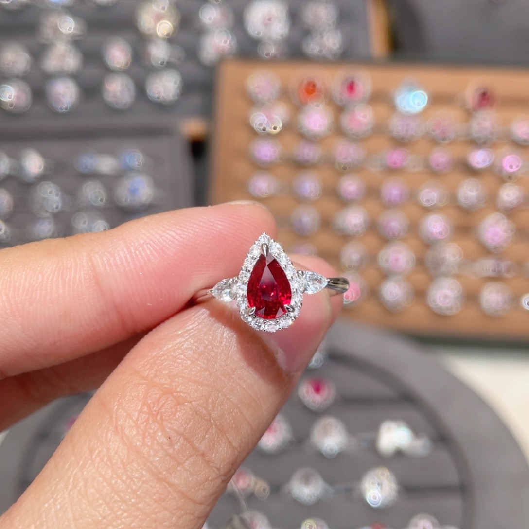 红宝石戒指18K金镶嵌1.1ct 无烧鸽血