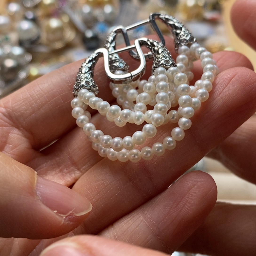 淡水珍珠耳饰未镶嵌