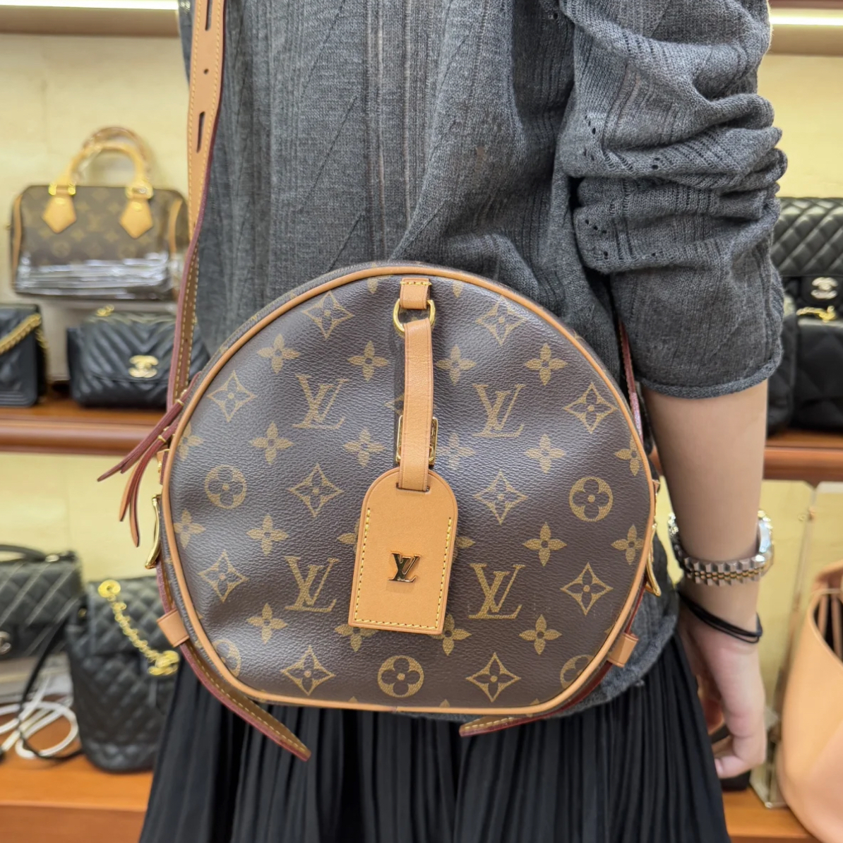 95新 LouisVuitton/路易威登 8994 Lv 老花大圆饼软圆饼包 芯片款