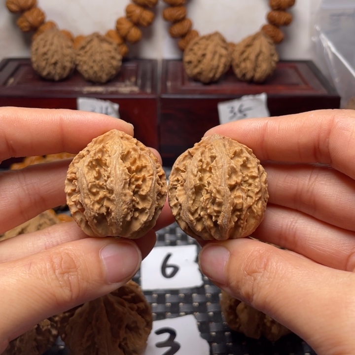 贴***米文玩核桃吊坠秦岭核桃