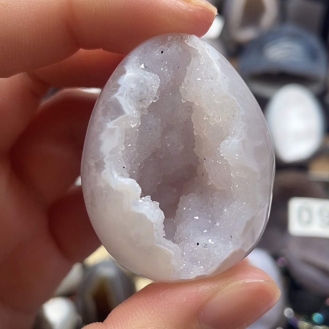 未镶嵌水晶大型摆件（非配饰）