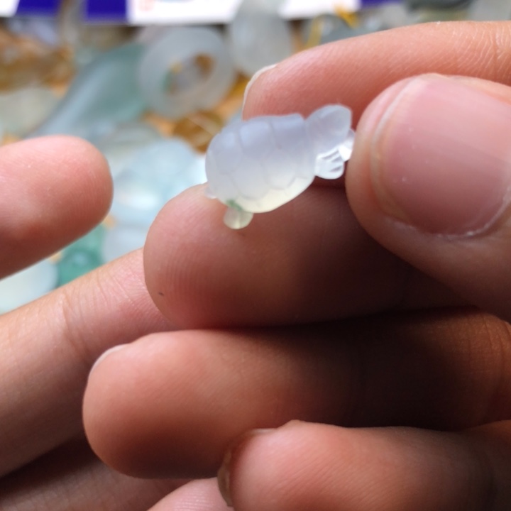 定制翡翠未镶嵌挂件