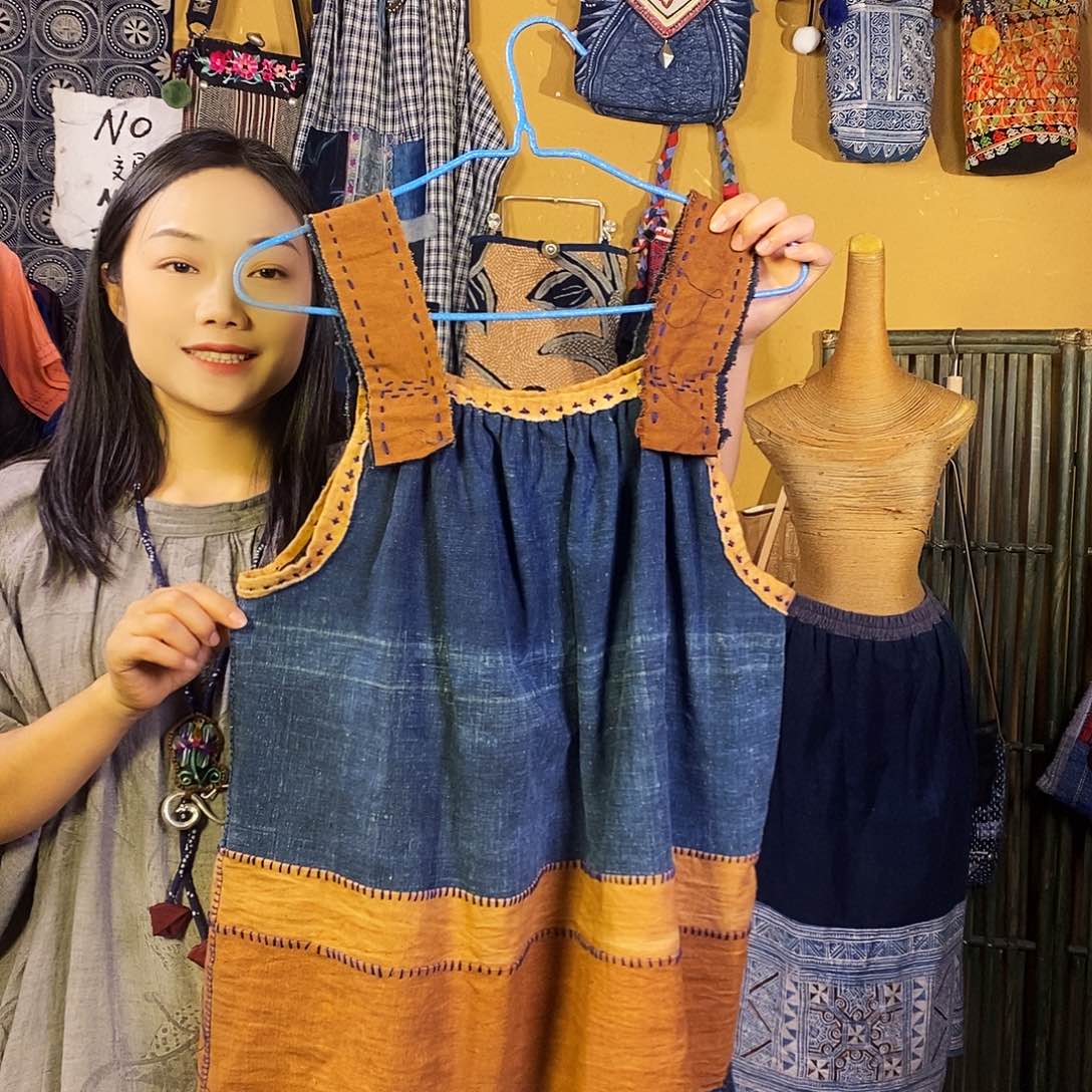 织绣手工制作上衣