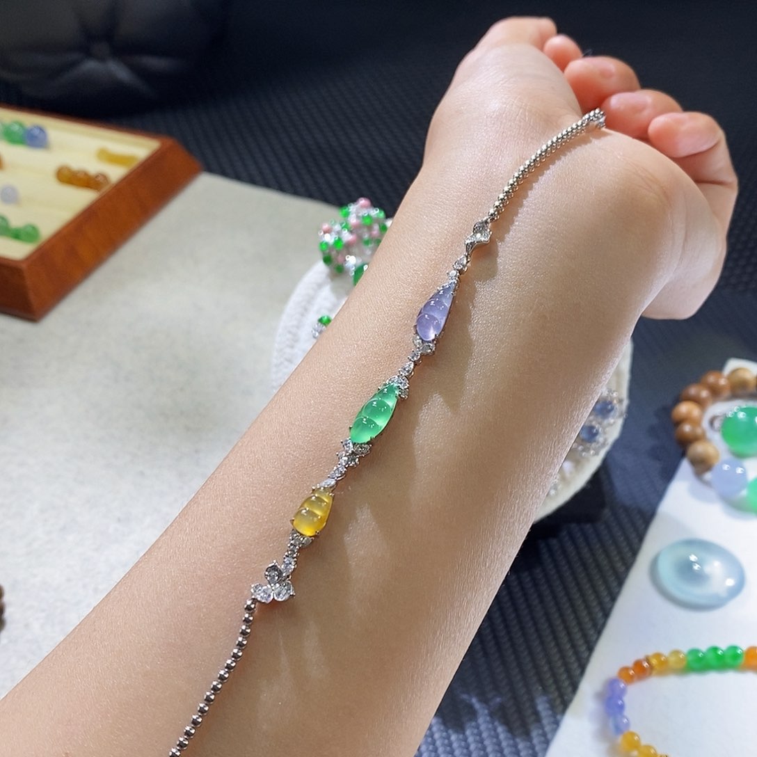 翡翠手链18K金镶嵌豆子手链