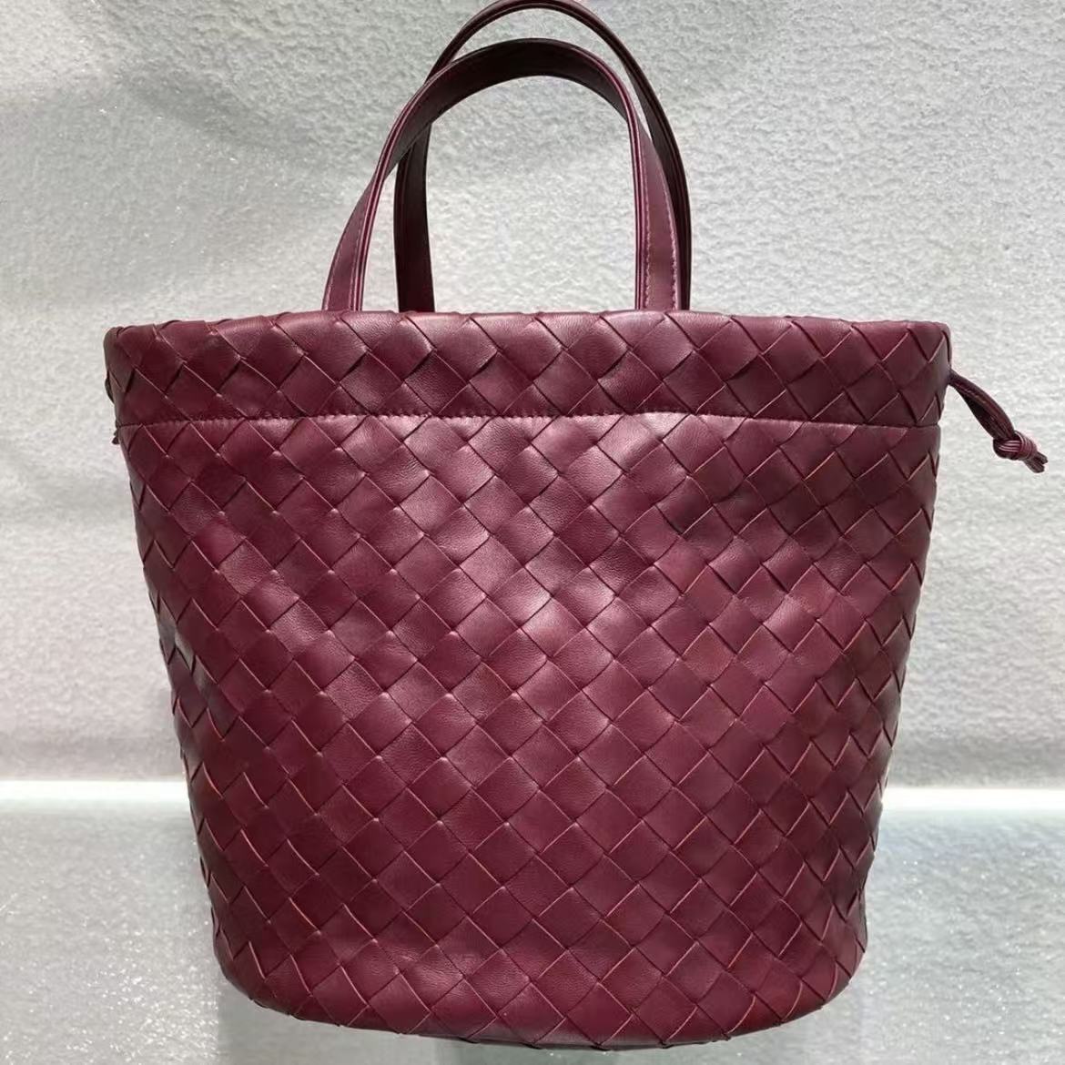 未使用 BOTTEGA VENETA/葆蝶家 七七/尔多红牛皮编织包