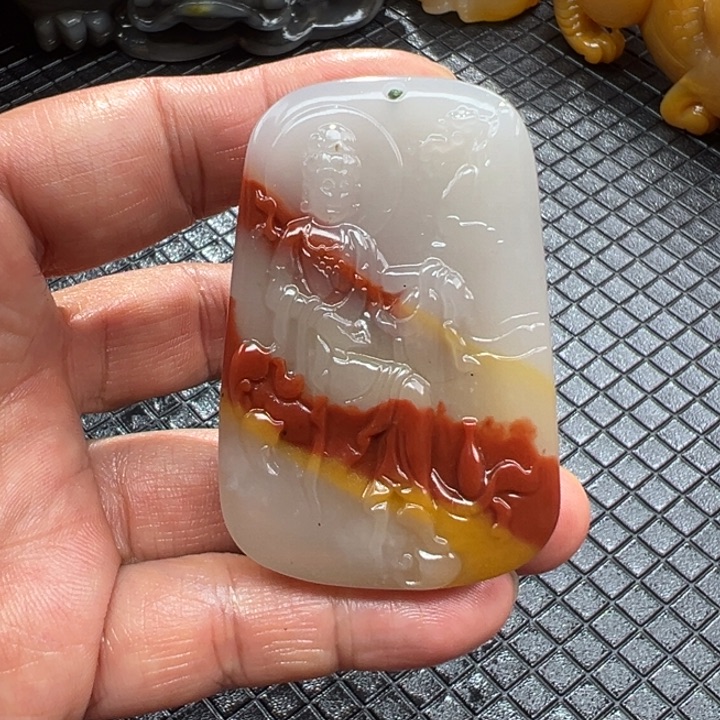 石英质玉（黄龙玉）颈饰合金