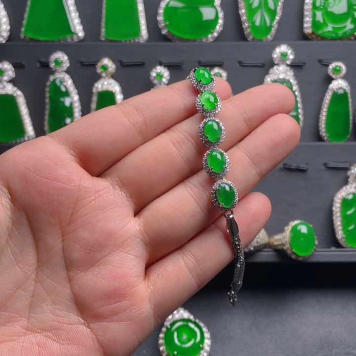 翡翠颈饰未镶嵌翡翠手链