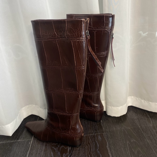 大筒围2025年新款爆款内增高石头纹冬季骑士女靴棕色后拉链长靴