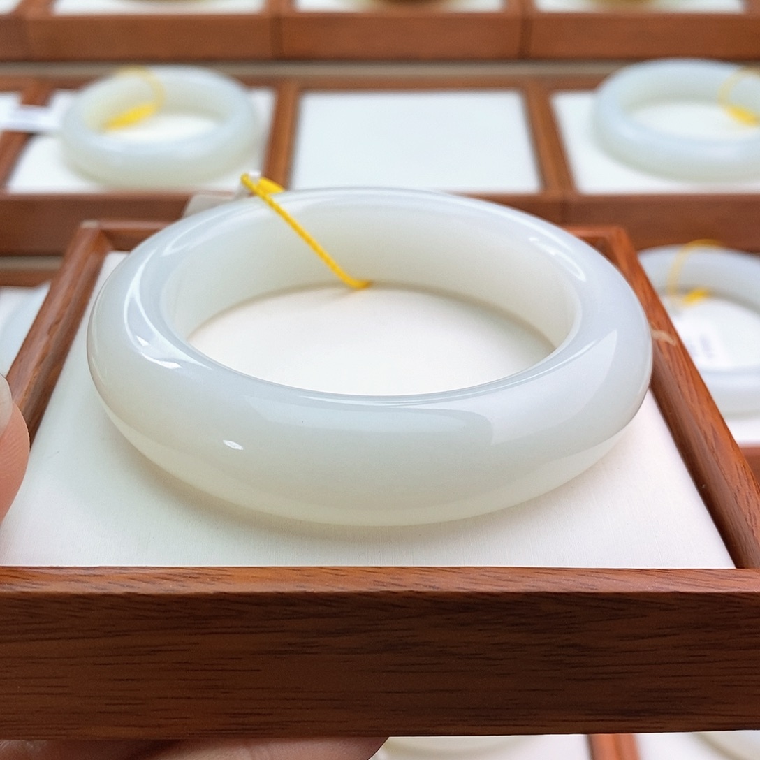 和田玉（白玉）手镯未镶嵌