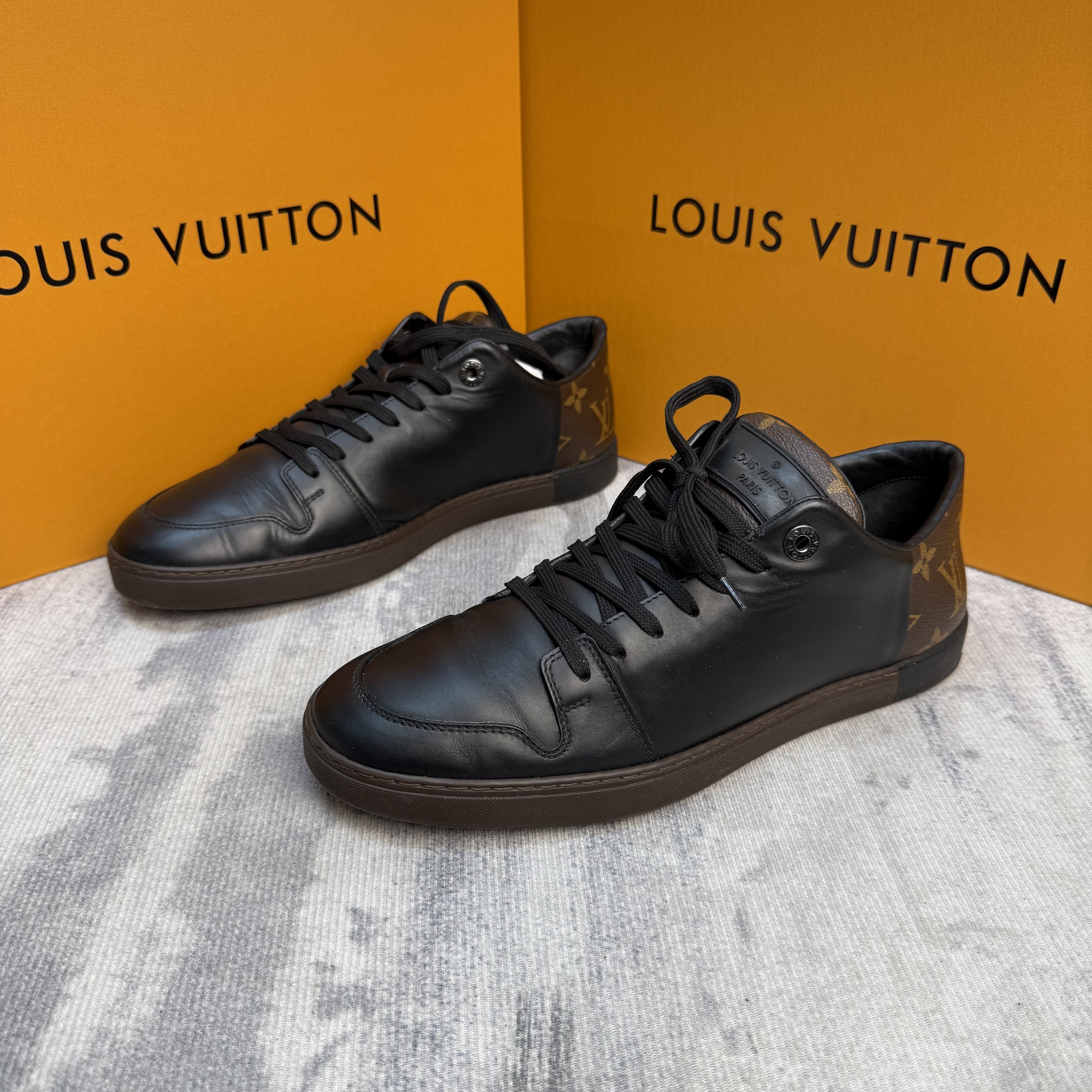 95新 LV 黑棕半印老花后跟拼接板鞋/96新40欧