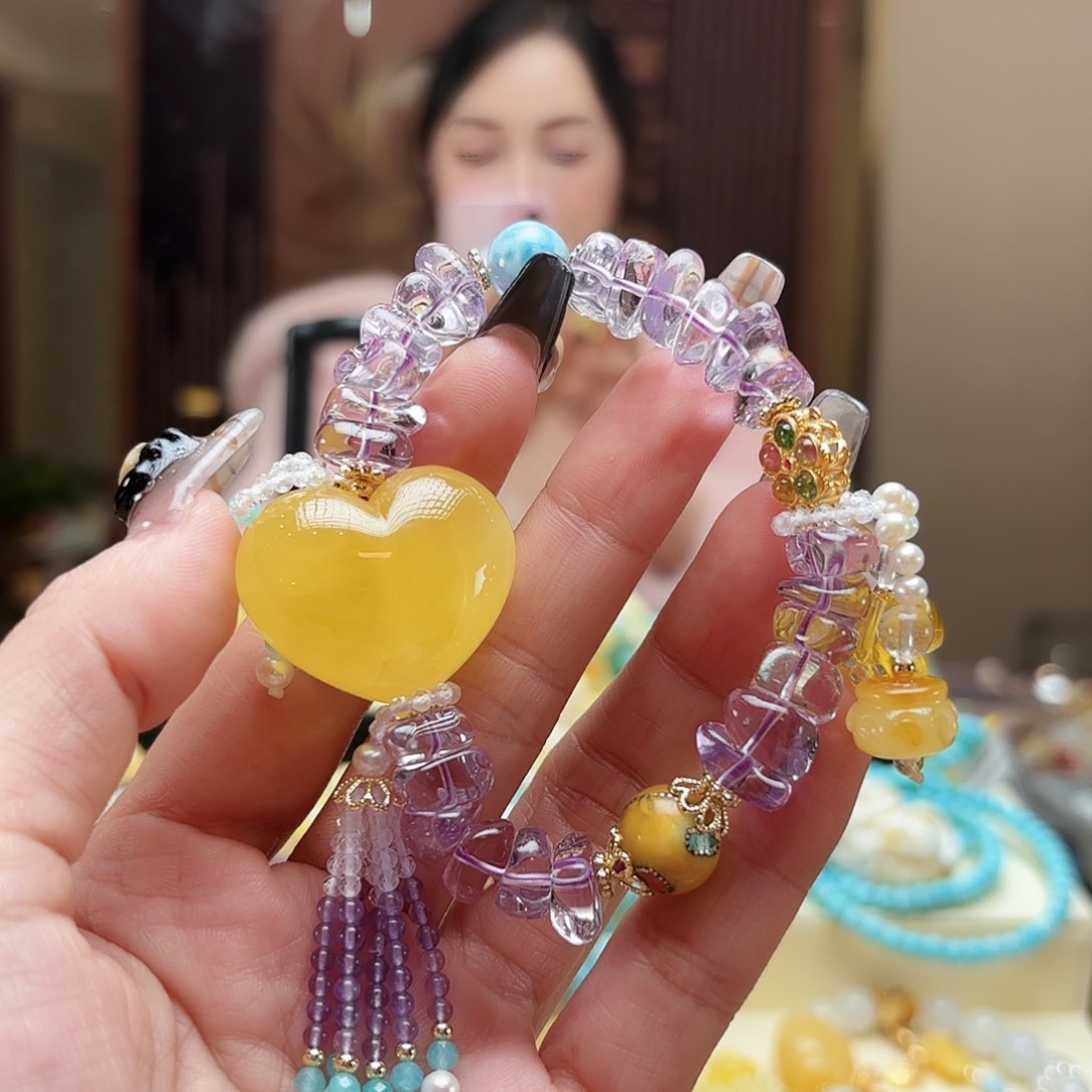 琥珀手链未镶嵌?琥珀