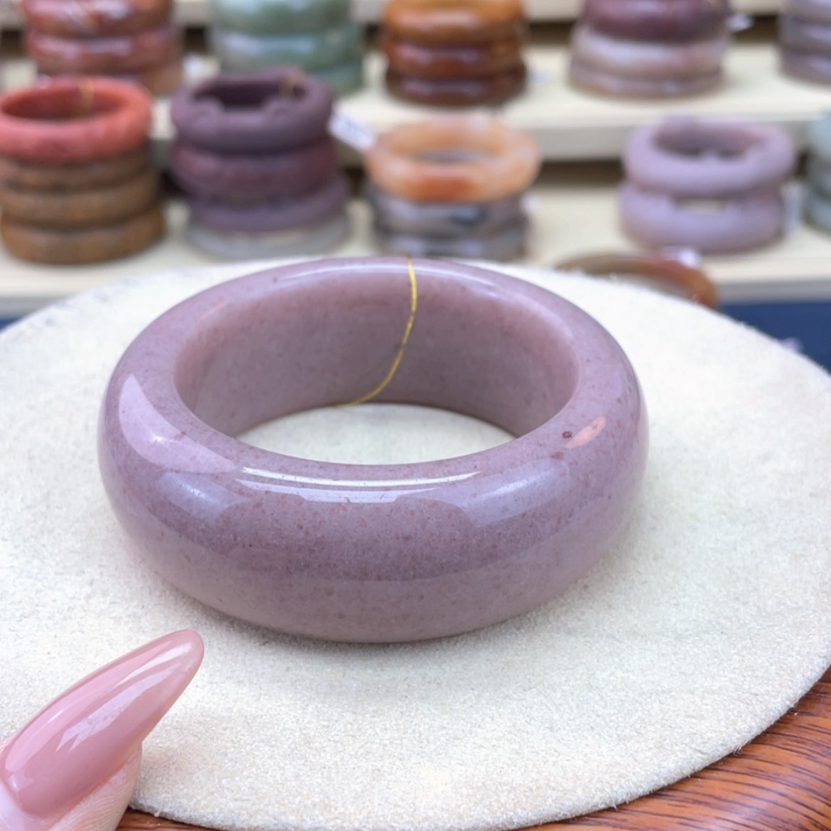 【闪购商品】石英质玉手镯未镶嵌